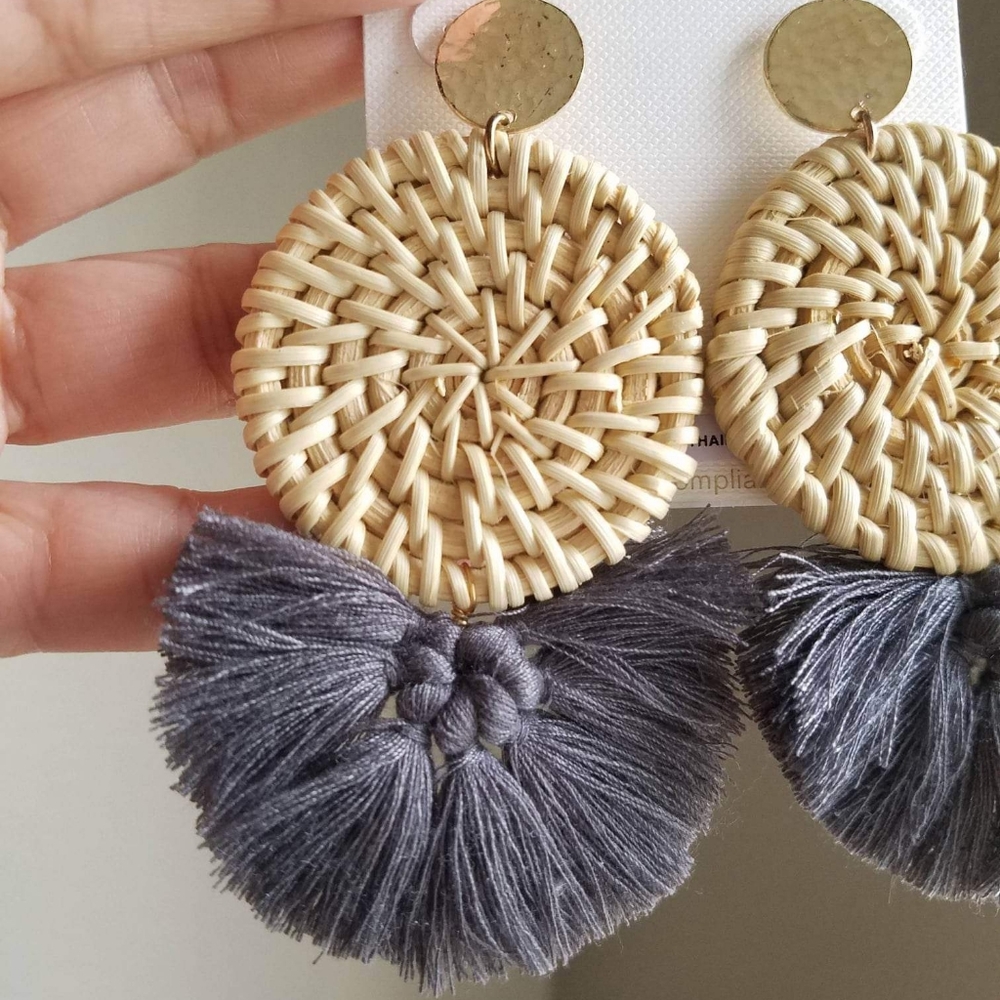 Beautiful earrings - Picture 3 of 3